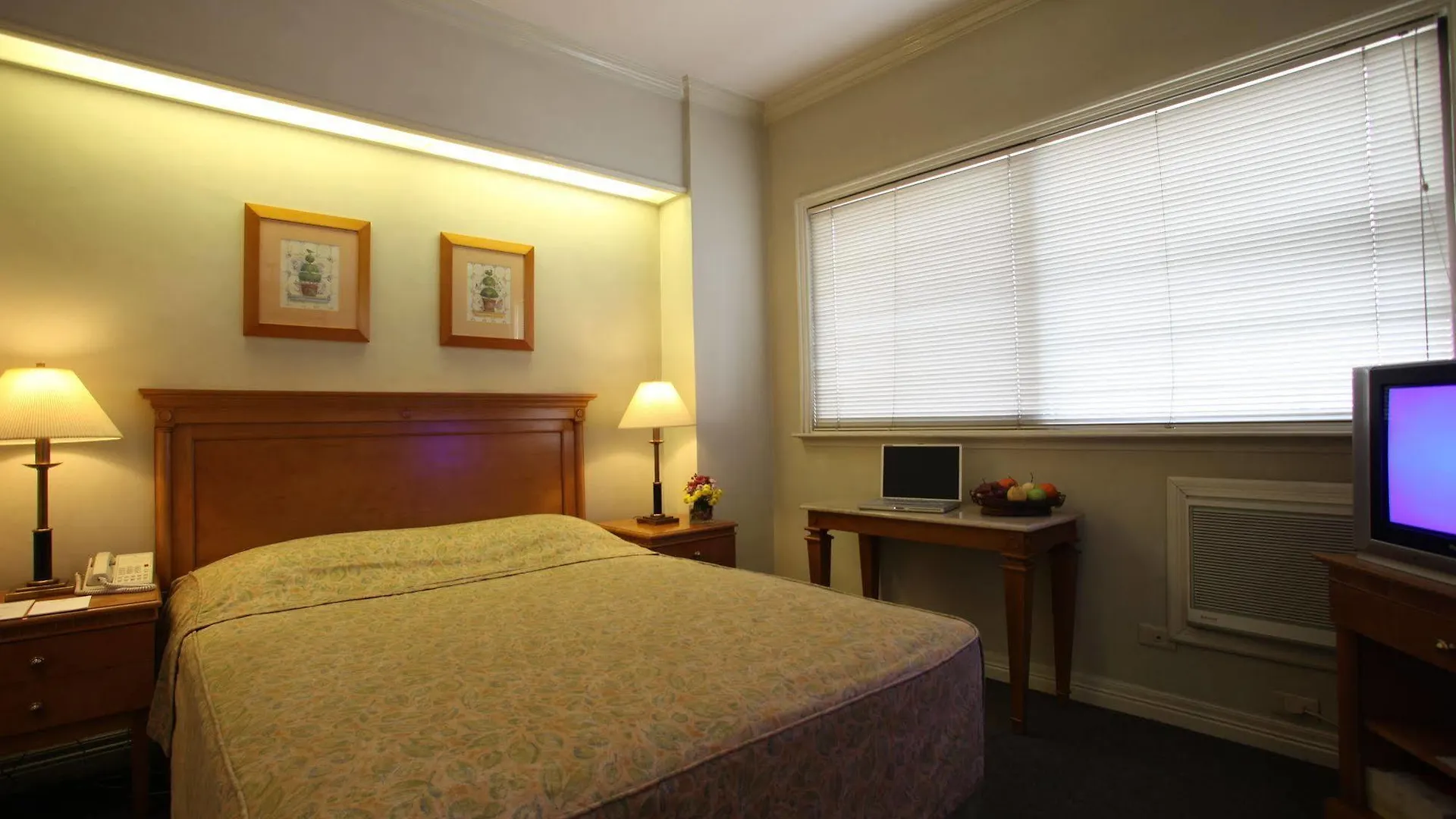 Sunny Bay Suites Manila Hotel