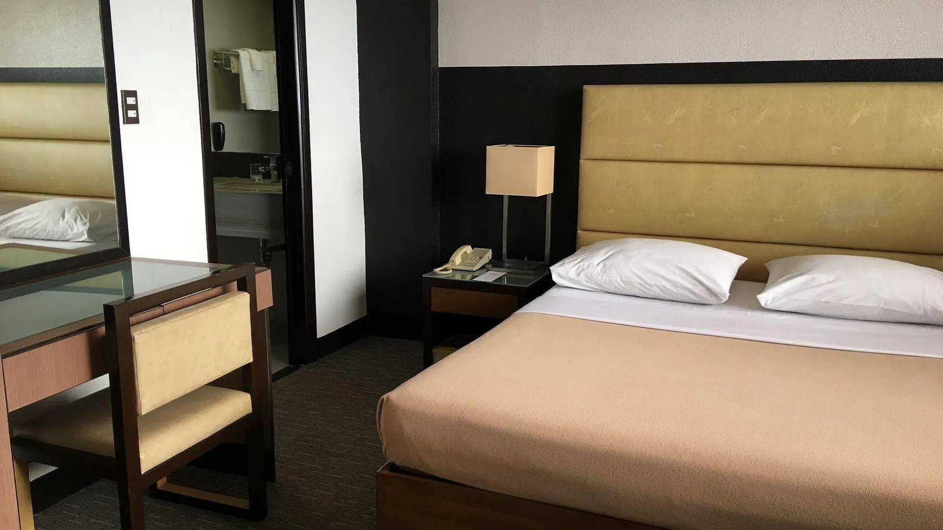 Sunny Bay Suites Manila Philippines