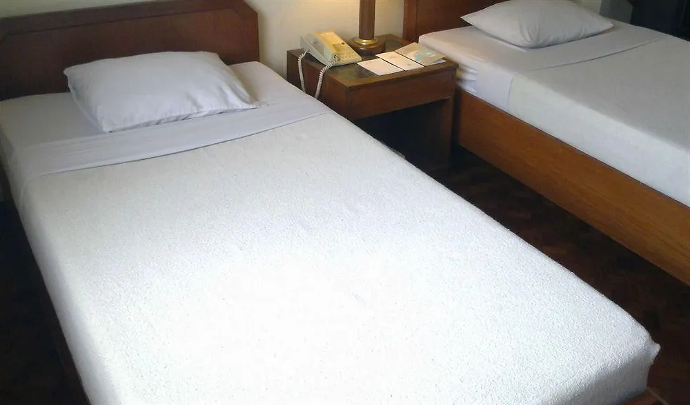 Hotel Sunny Bay Suites Manila