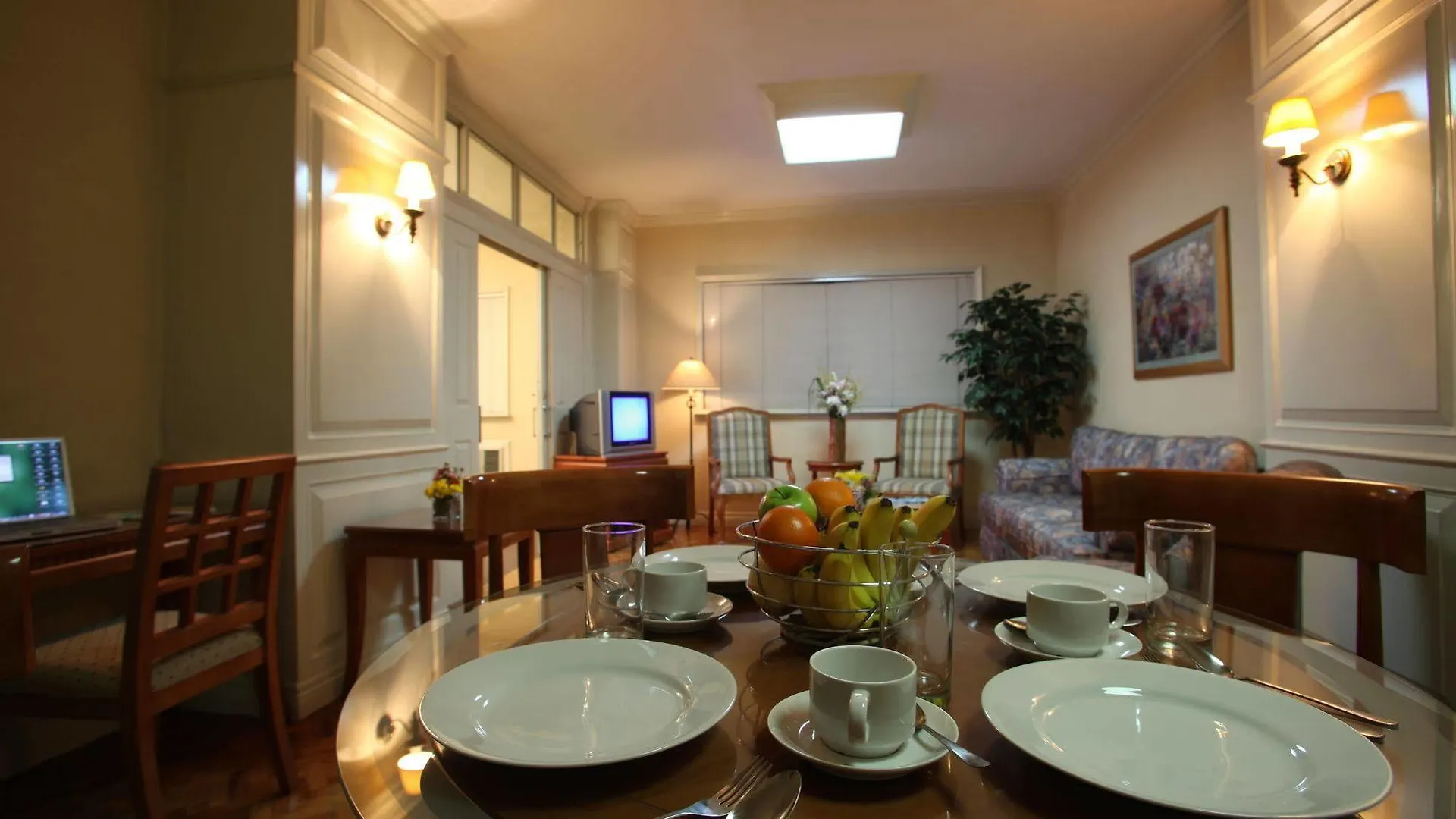 Sunny Bay Suites Manila 3*,