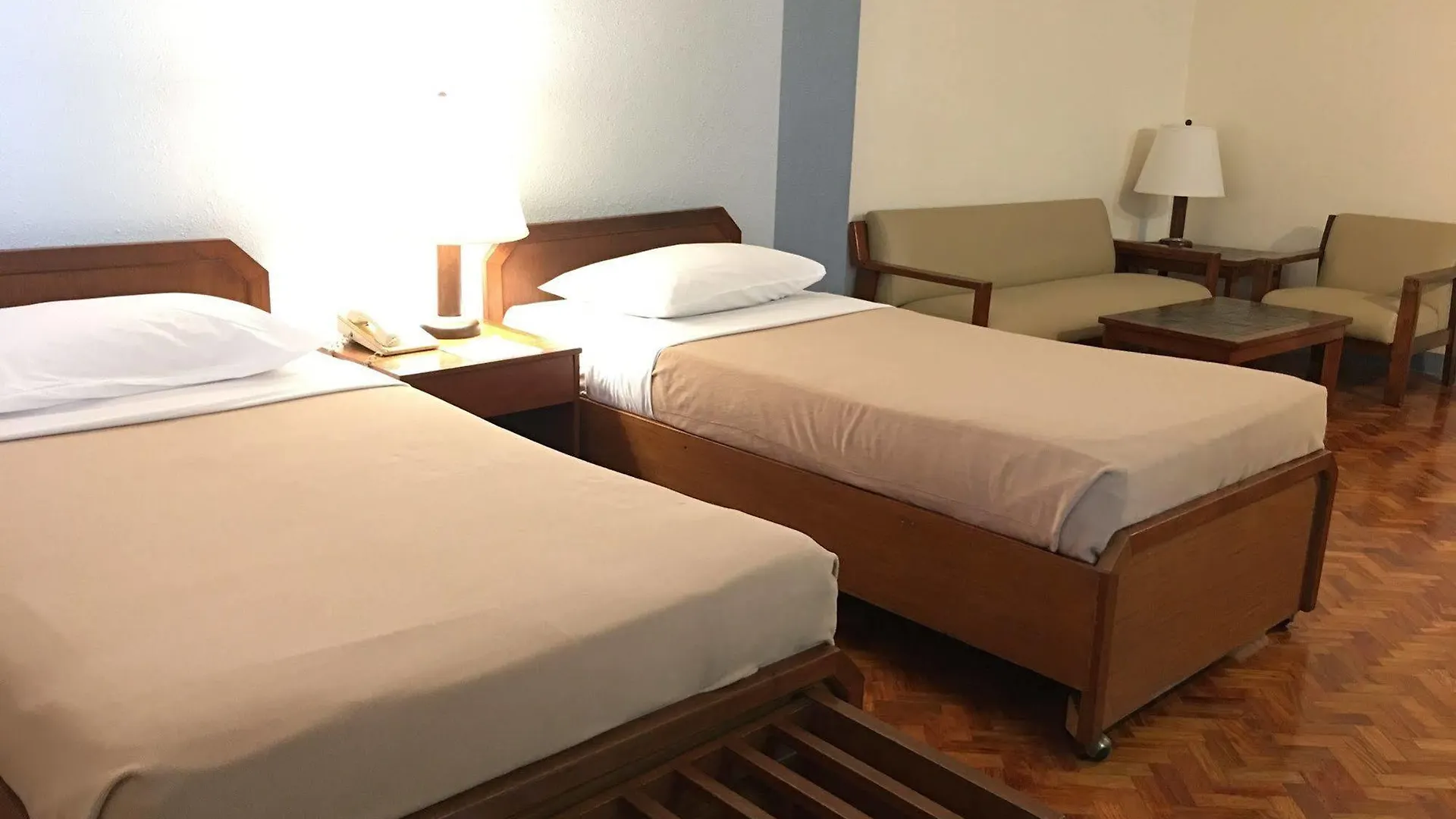 Hotel Sunny Bay Suites Manila