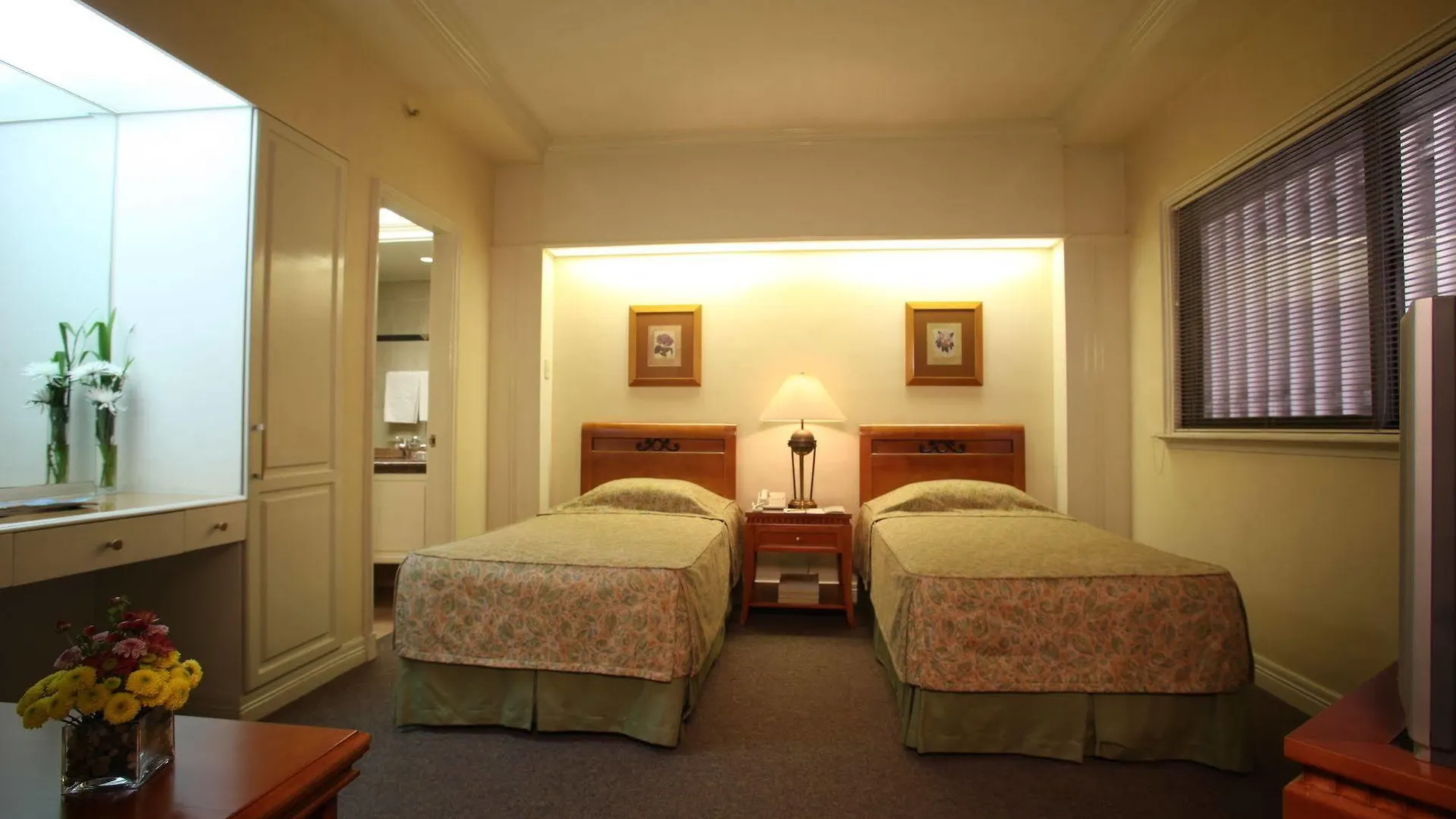 Sunny Bay Suites Manila